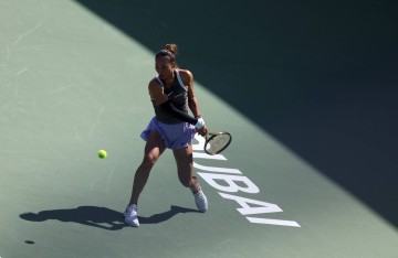 深一度|新赛季“撞墙”?不利因素夹击,郑钦文有时间慢慢来