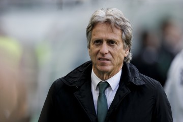 j9九游真人游戏第一平台记者:利雅得新月决定暂时让热苏斯留任,董事会正在评估情况