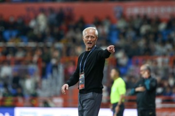 j9九游会官方登录对比赛官员实施不当行为!云南玉昆官方:对主帅安德森罚款3万