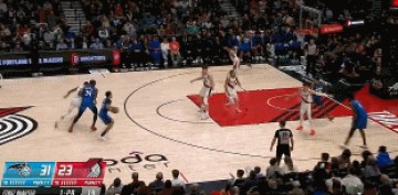 j9九游会老哥俱乐部交流又是神兵天降!安东尼三分不中 艾萨克斜刺杀出左手补扣!很脆!