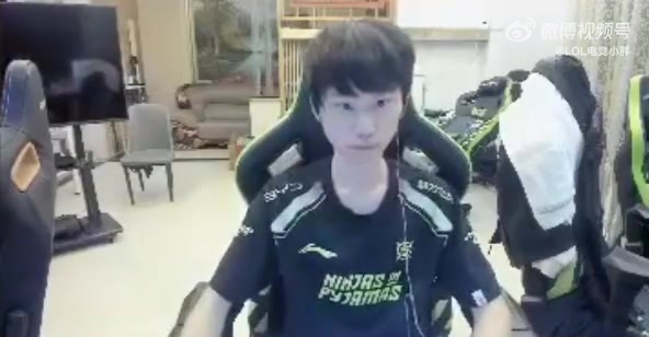 j9九游会老哥俱乐部交流Doinb：19号打完iG直播吗？赢了就播，输了装死！