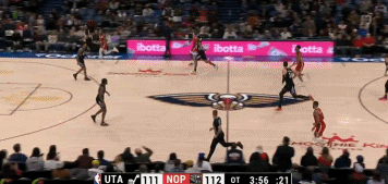 ag九游会亚洲真人第一品牌杀疯了!麦科勒姆31中18砍下45分8板4助3帽 末节&加时24分