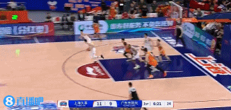j9九游真人游戏第一品牌登录入口热得发烫！徐杰抛投得手后连中三分 个人独得8分率队顽强咬住