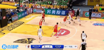 九游会j9官网真人游戏第一品牌老将很稳！李晓旭接球稳稳命中大空位三分