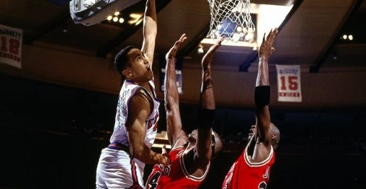 j9九游会老哥俱乐部交流32年前的今天 “疯子”约翰-斯塔克斯东决G2隔扣乔丹和格兰特